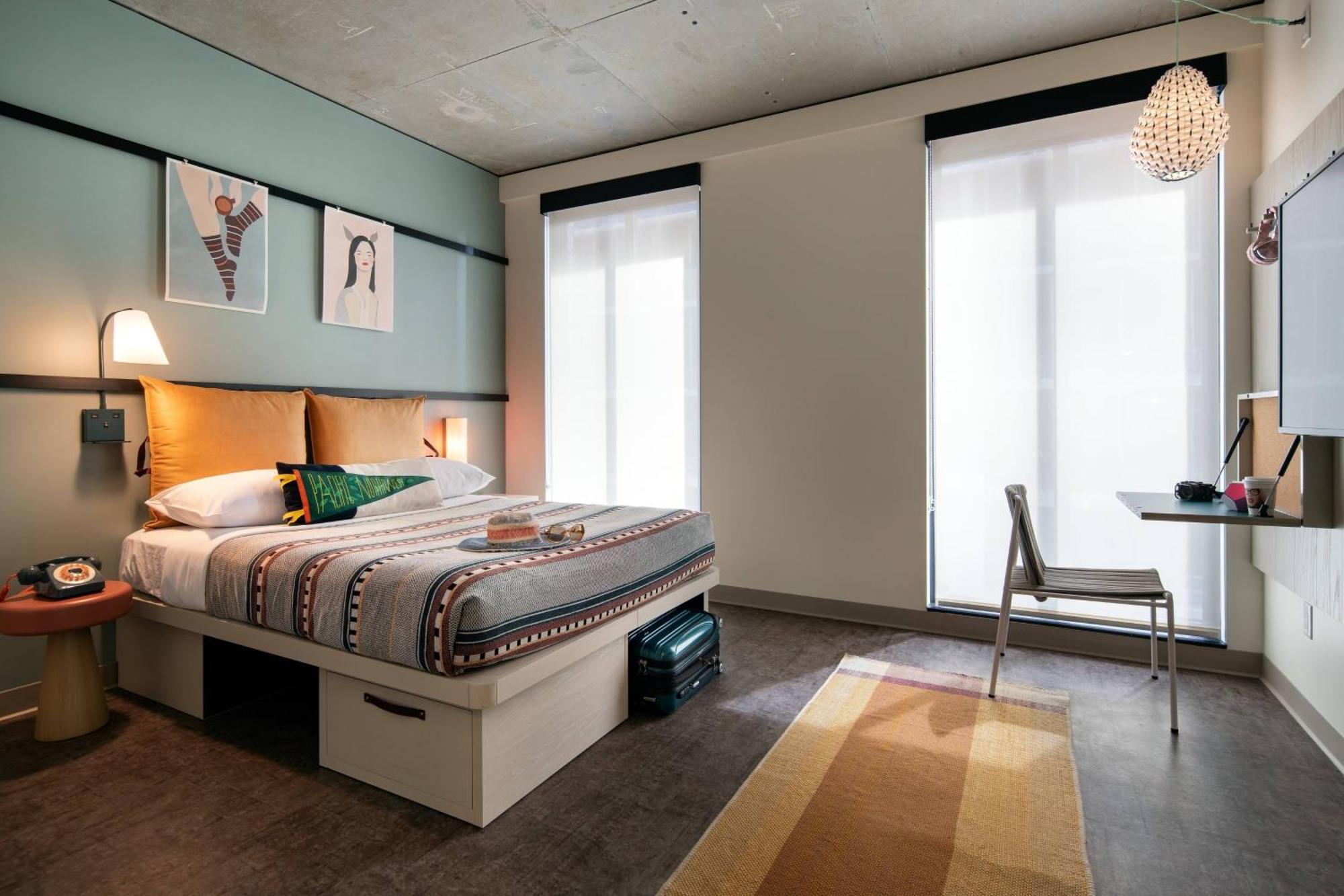 Moxy Downtown Hotel