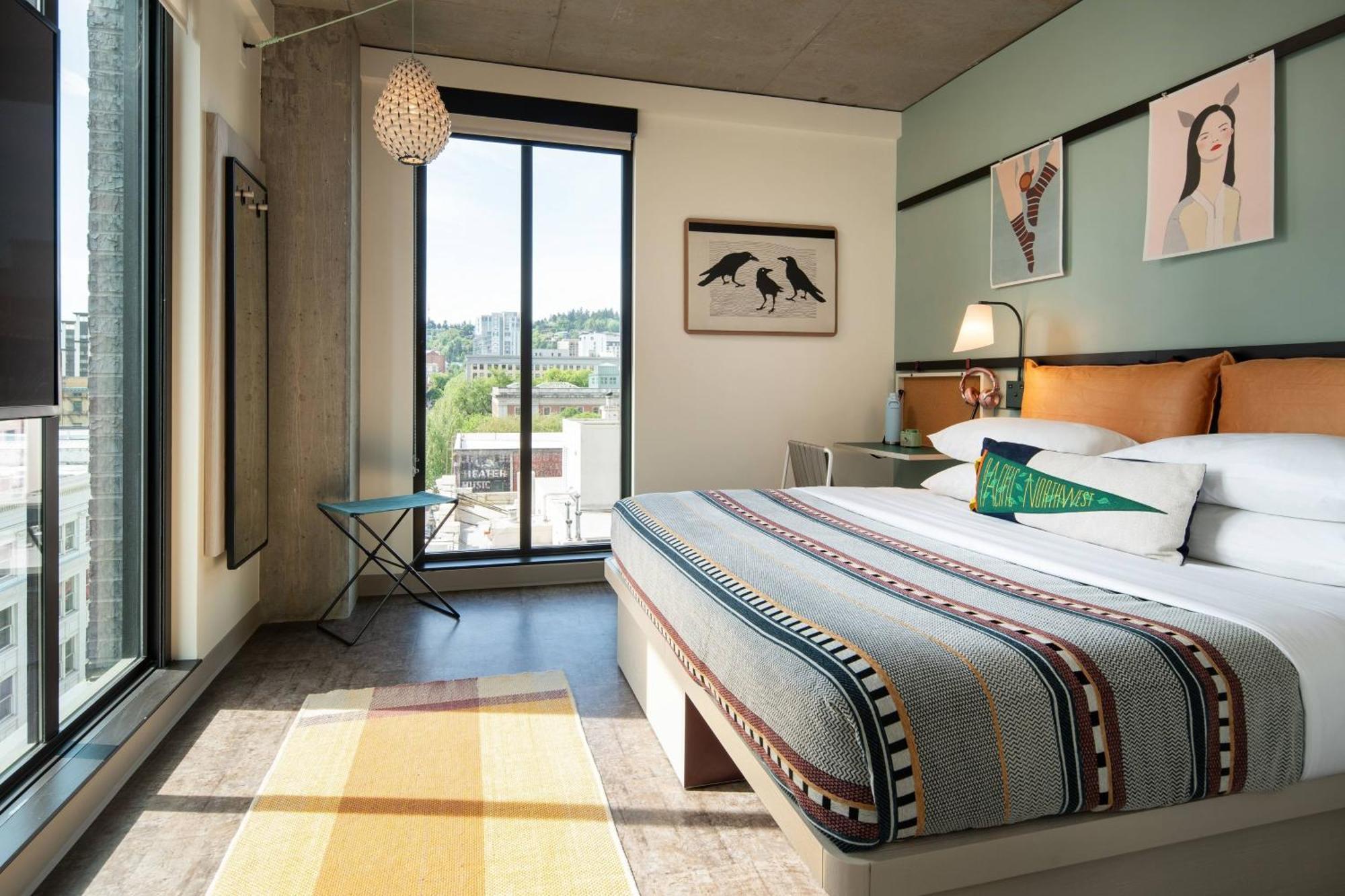 Hotel Moxy Downtown Portland