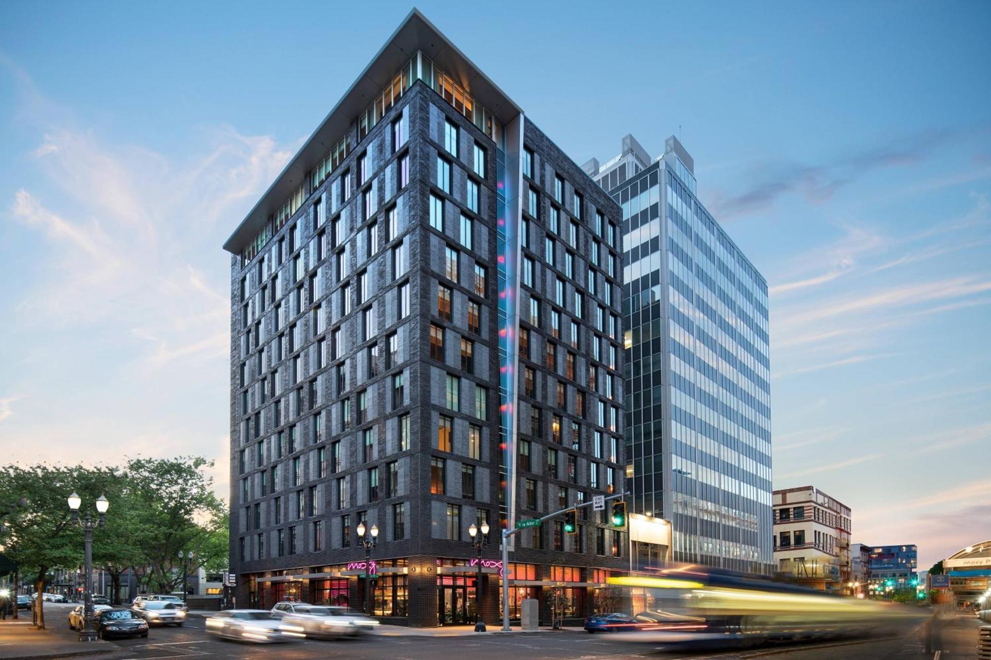 Moxy Downtown 2* Portland