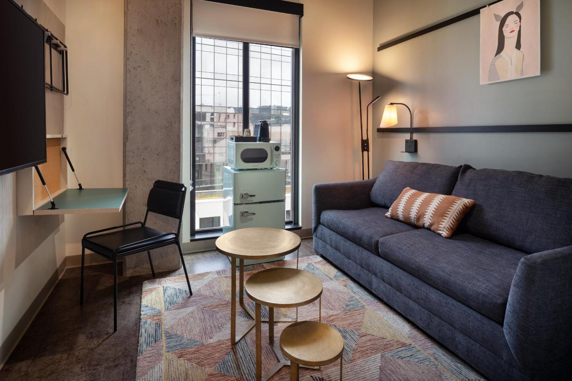Moxy Downtown Hotel