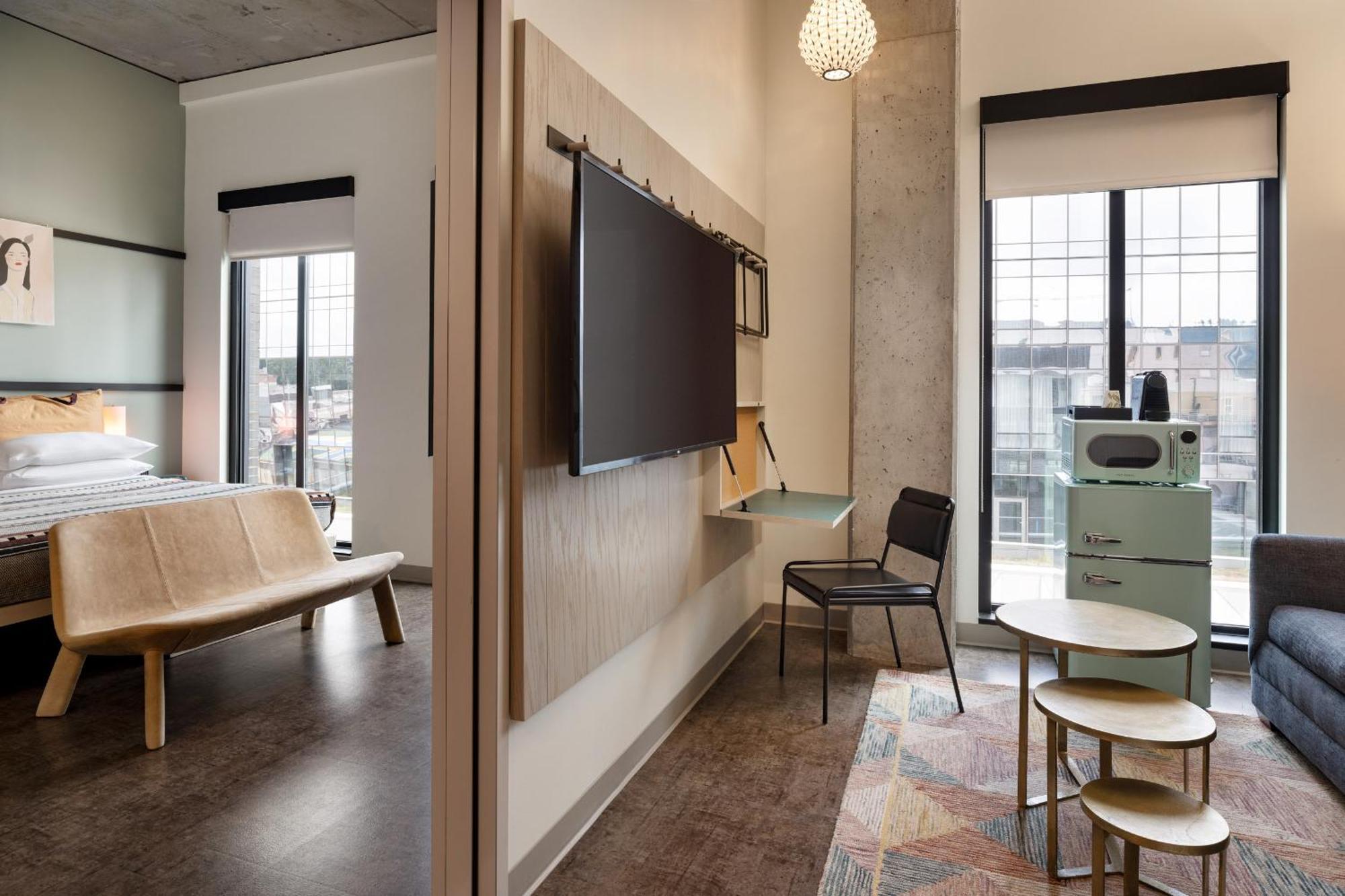 Hotel Moxy Downtown Portland