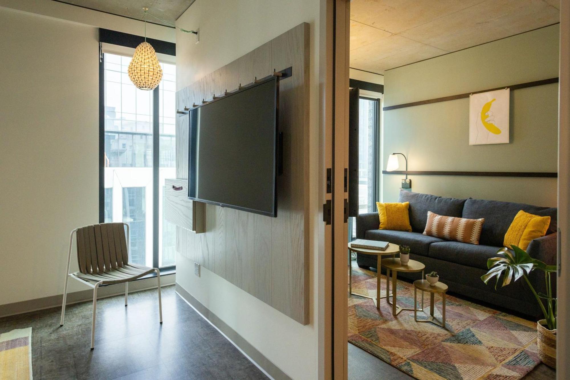 Moxy Downtown